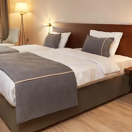 Mira Otel Alsancak Hotel 3*
