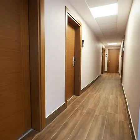 Mira Otel Alsancak 3*
