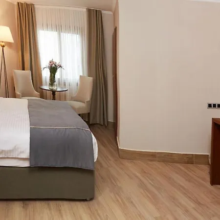 Ξενοδοχείο Mira Otel Alsancak 3*