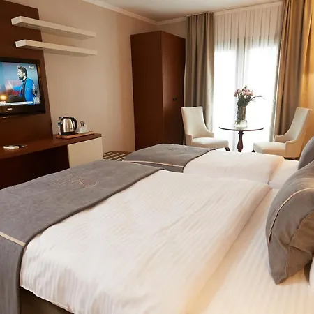 Mira Otel Alsancak Ξενοδοχείο 3*